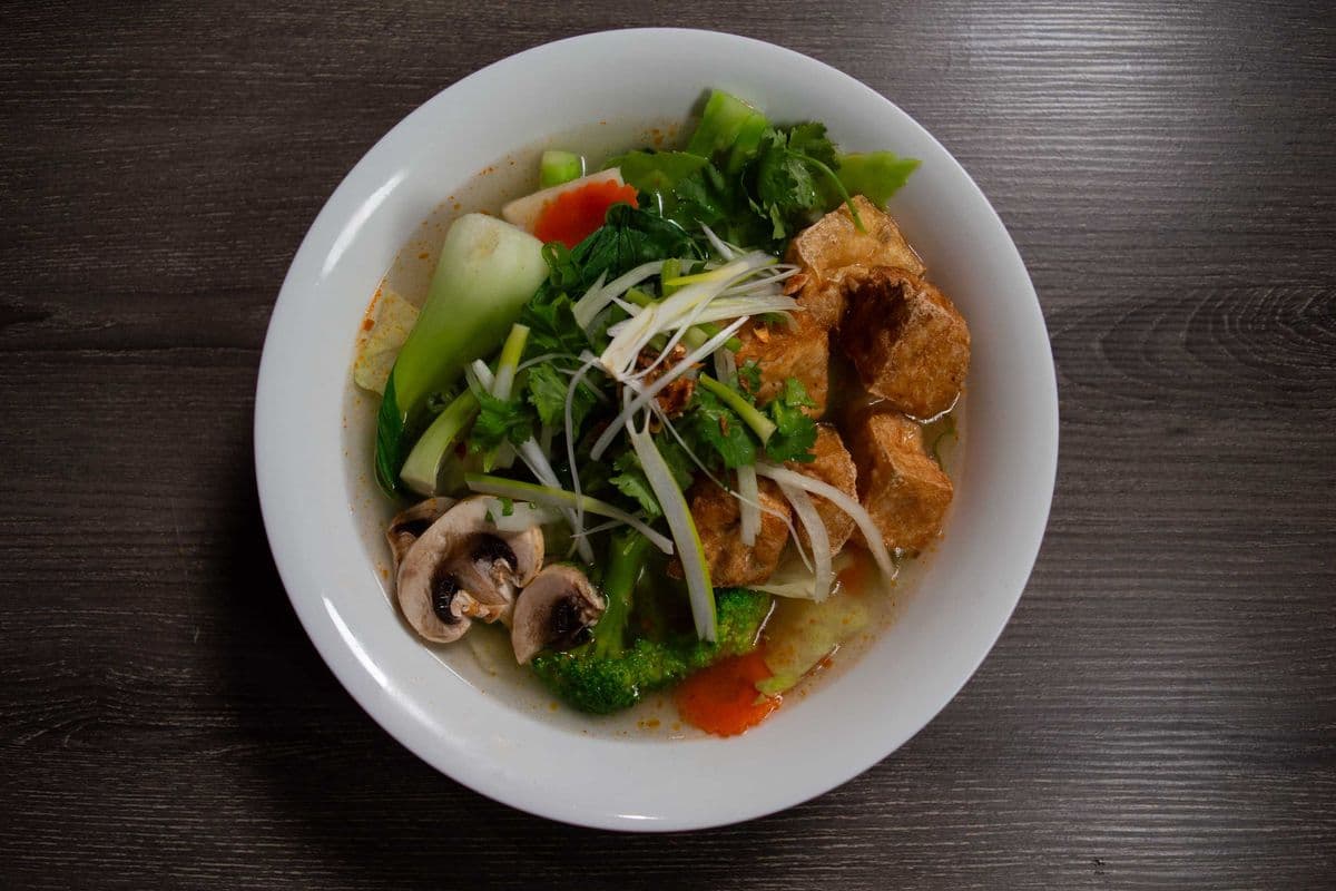 VG1. Vegetable, Mushroom, and Tofu with Rice Noodle Soup (Sup Rau Cai)