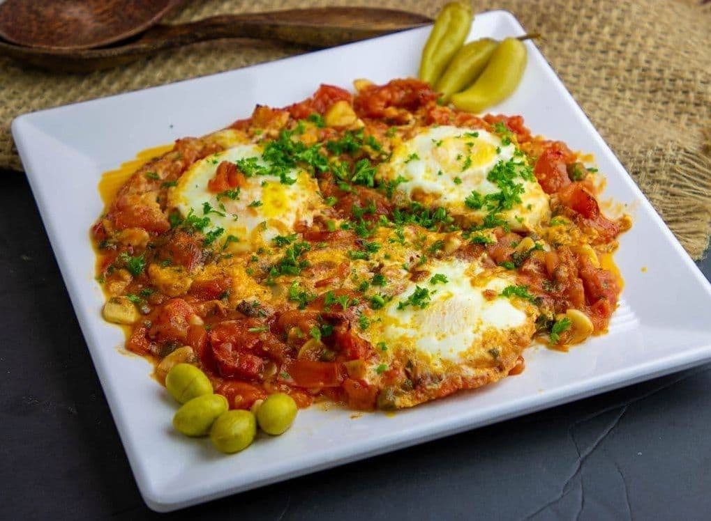 Galayet Bandora with 3 Eggs (Shakshuka)