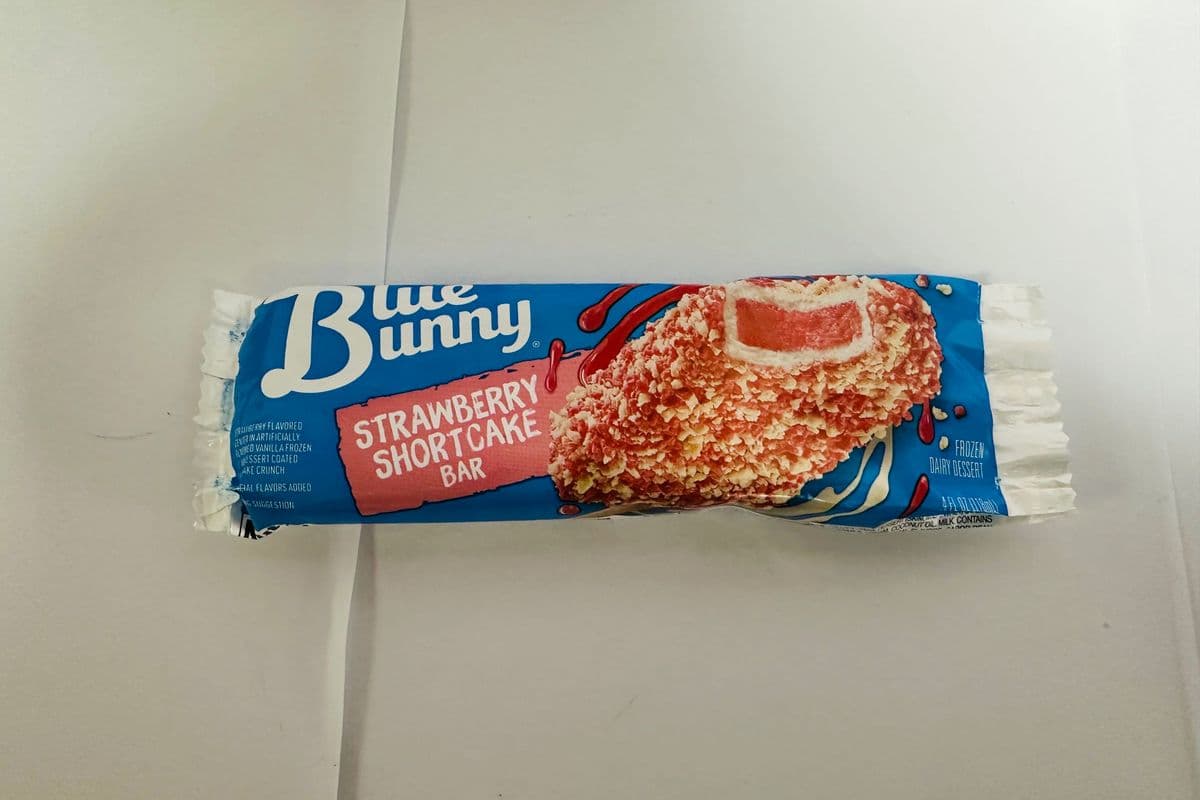 Blue Bunny Strawberry Shortcake (100ml) (190 Cal)