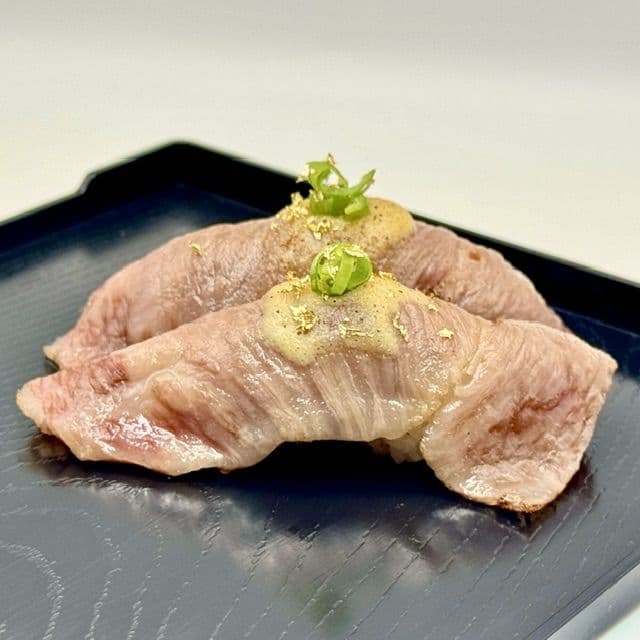 Aburi A5 Kobe Beef (2 pcs) / 炙烧A5 神户牛肉 (2 pcs)