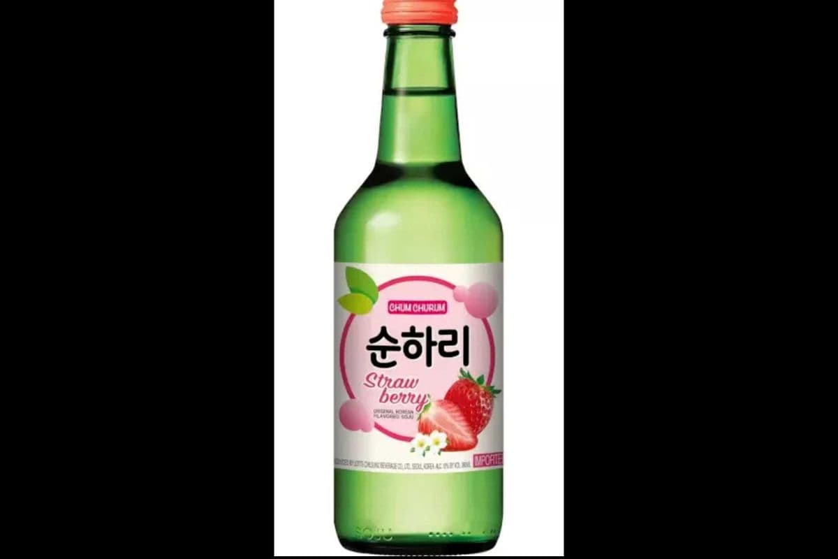 CHUM CHURUM SOJU - STRAWBERRY (1 x 360ML BOTTLE) (1 x 360ML)