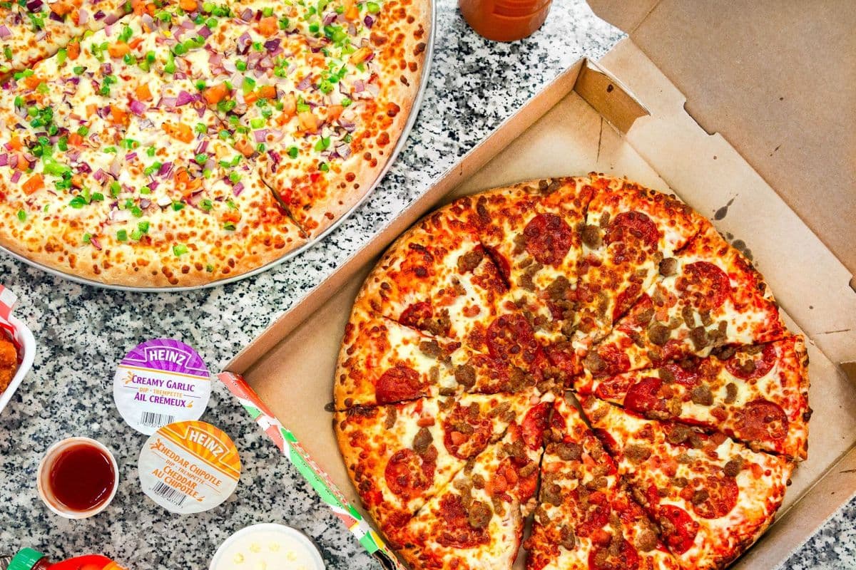 2 (M) Pizzas with Four Toppings