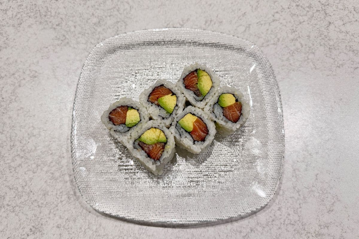 31.Salmon Avocado(6pcs)