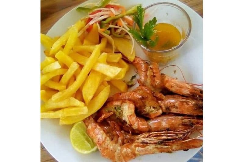Grilled Prawns and Chips