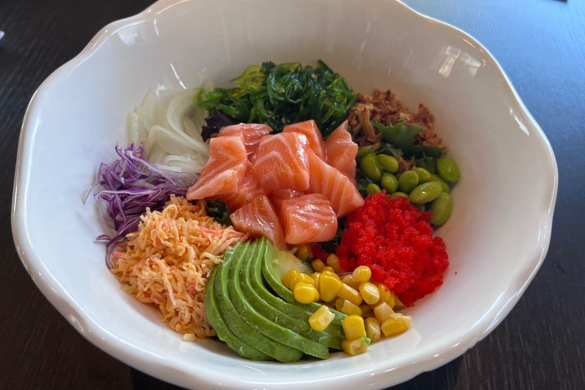 Salmon Poke Bowl (spicy)