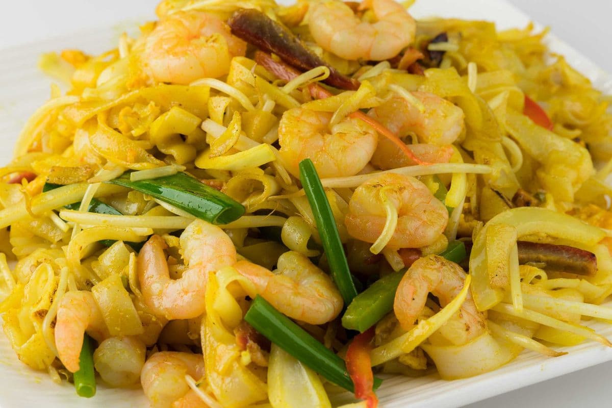 124. Malaysian Rice Noodles (Pork and Shrimp)