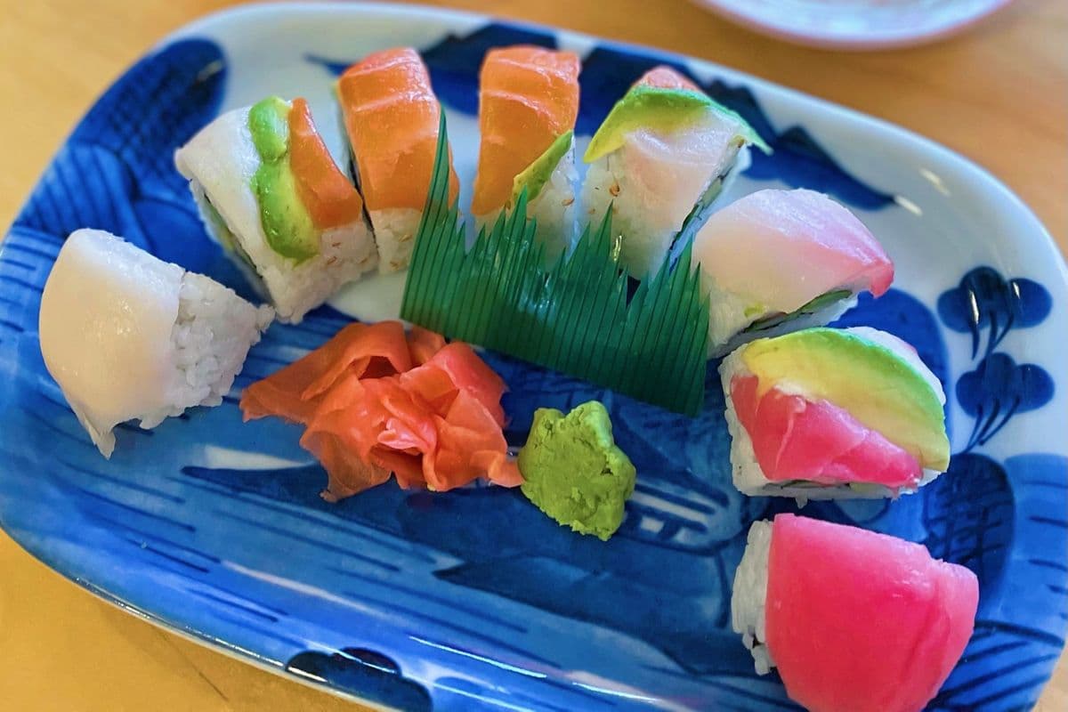 Rainbow Roll (8 pcs)