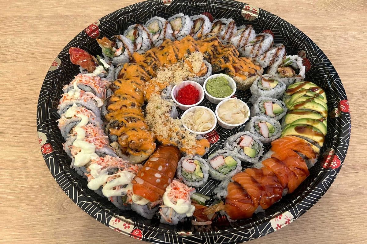 Maki Party Tray C (52pcs)