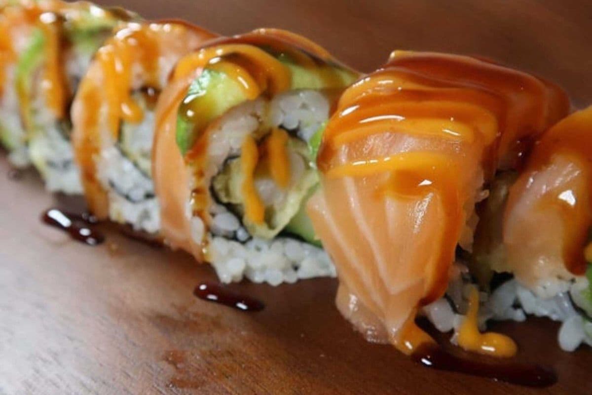Craving Salmon Roll (8 pieces)