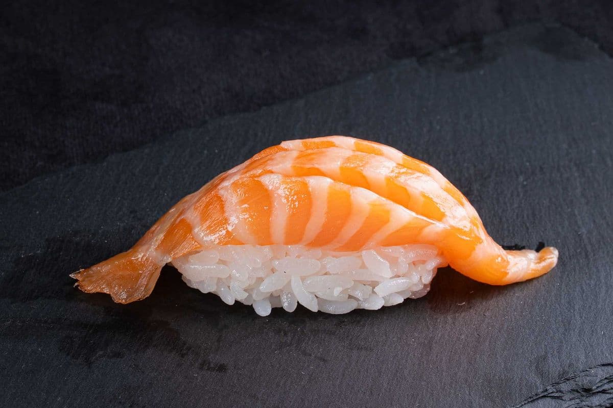 Salmon Belly Sushi / pc