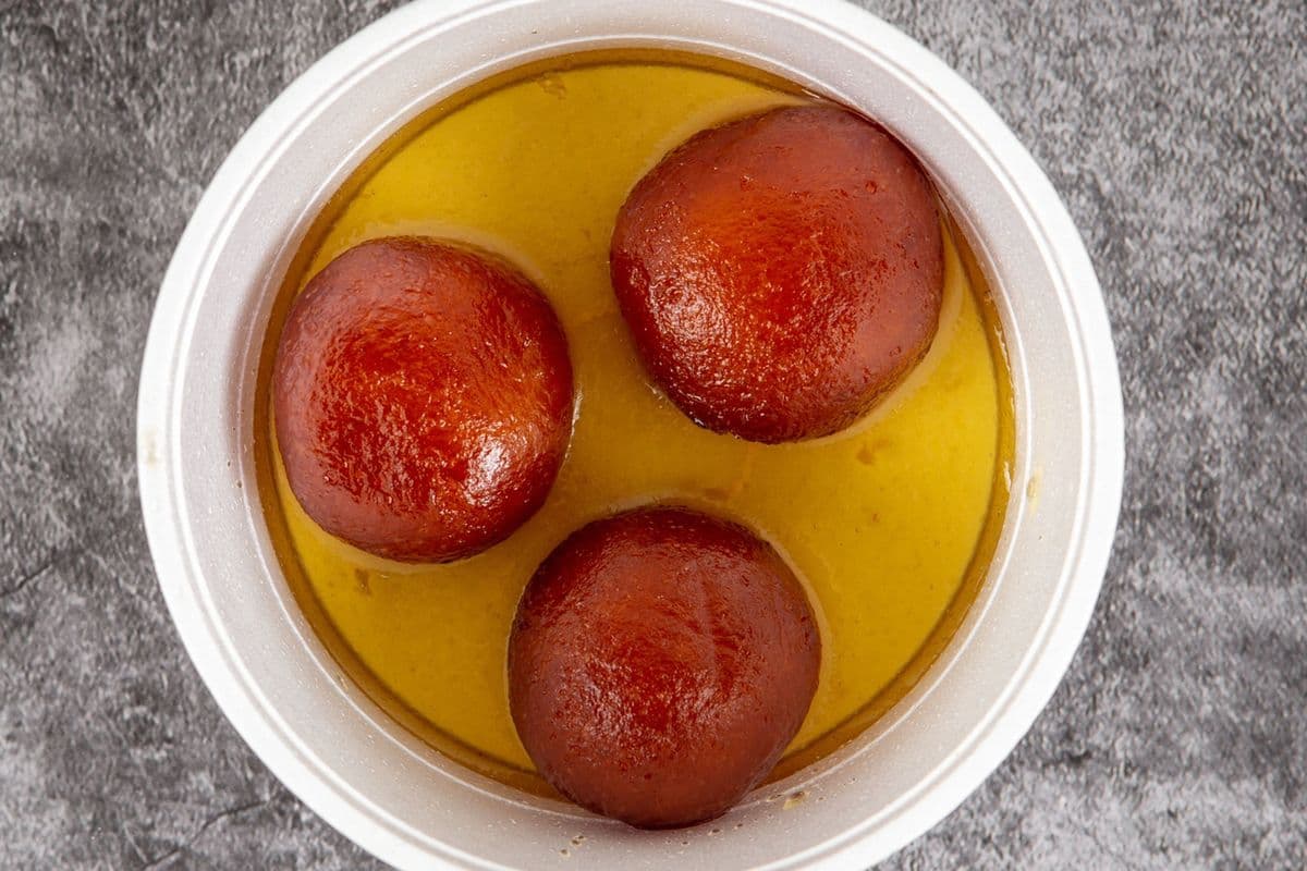 Gulab Jamun (8 pcs)