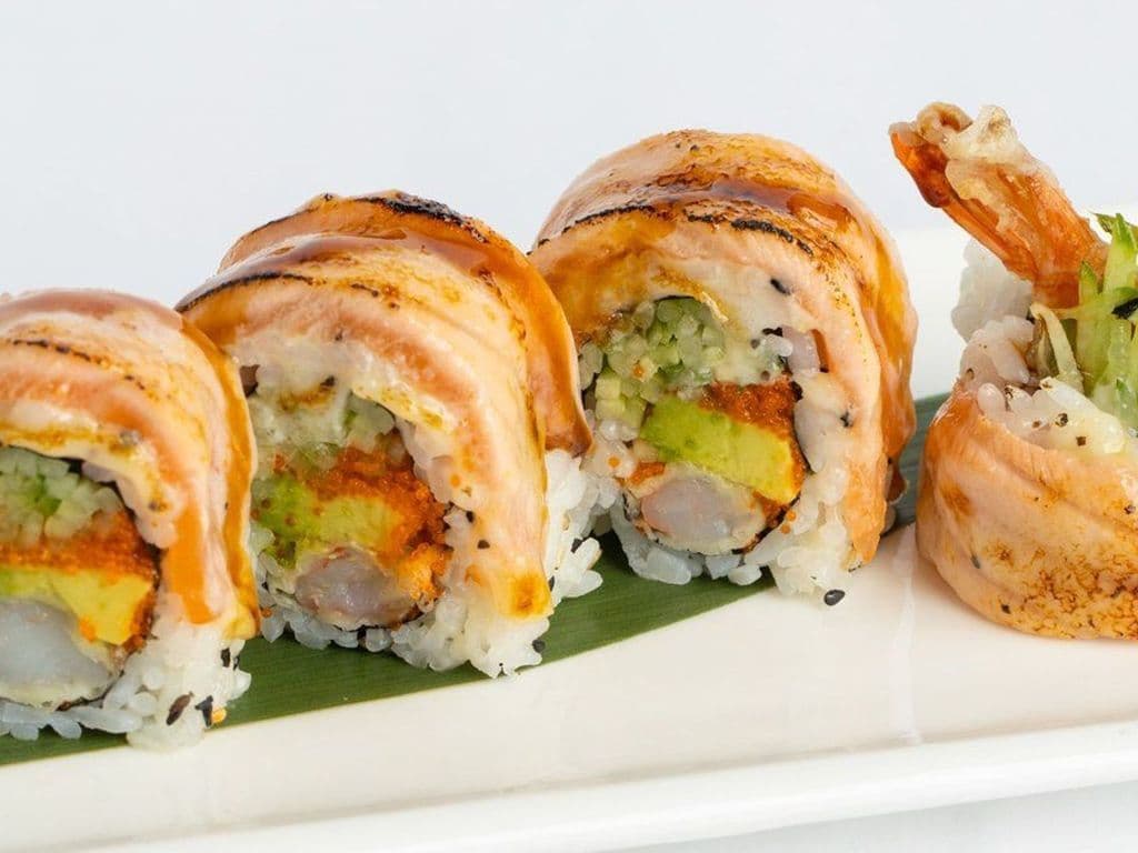SM15. Torched Red Dragon Roll (8 Pcs)
