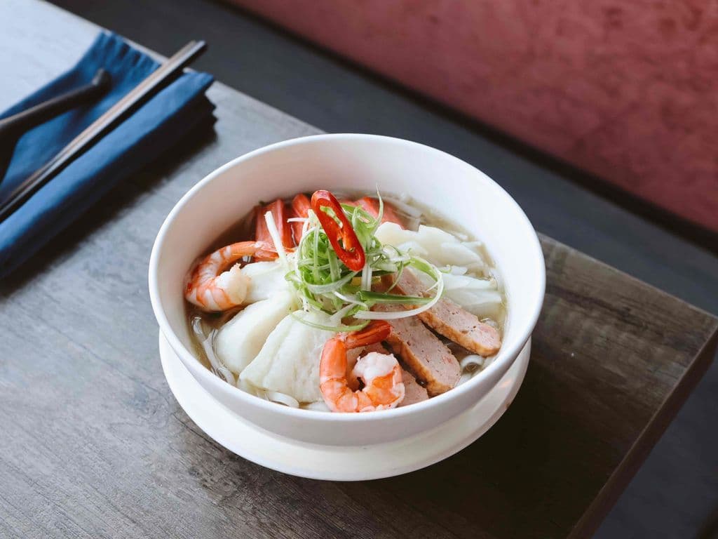  P06 - Mixed Seafood Rice Noodle Soup (Phở Hải Sản)