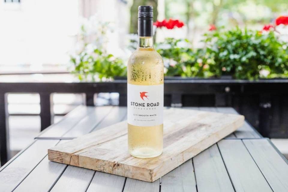 Stone Road White Blend, 750ml Bottle White Wine (13.3% ABV)