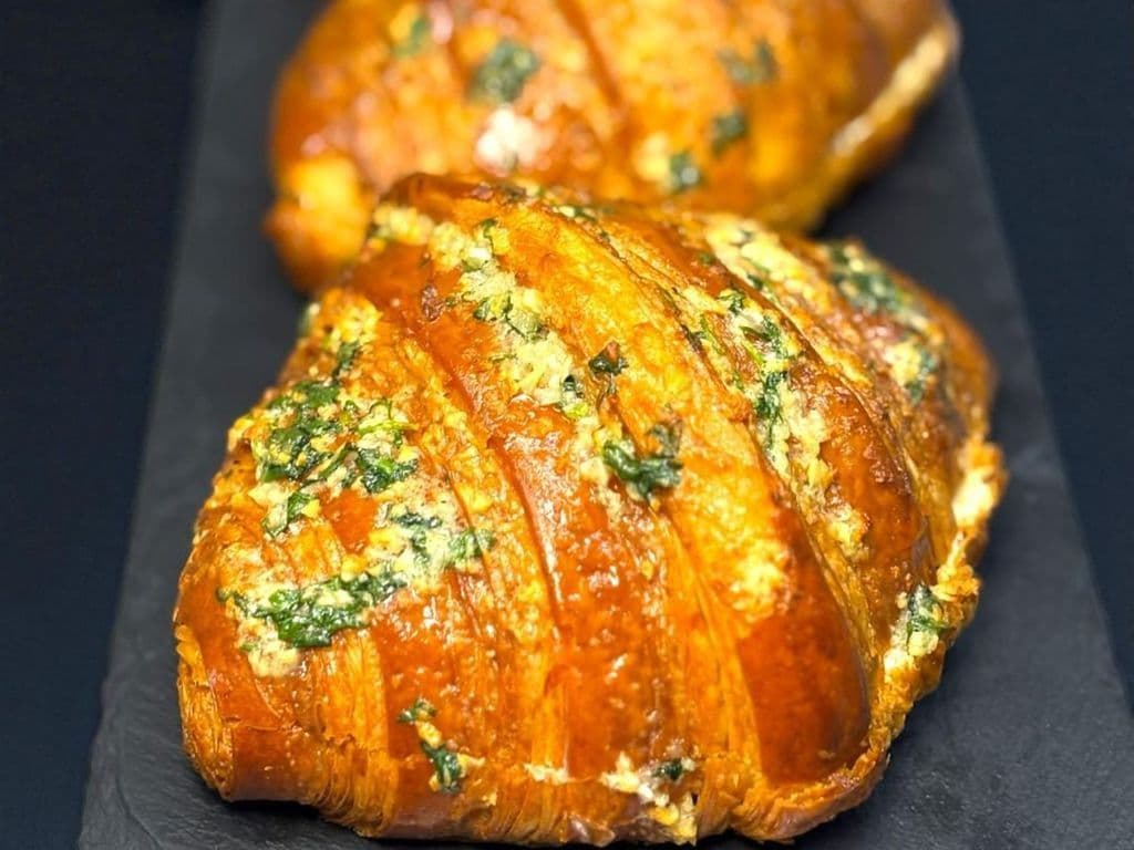 Cheese Butter Garlic Croissant
