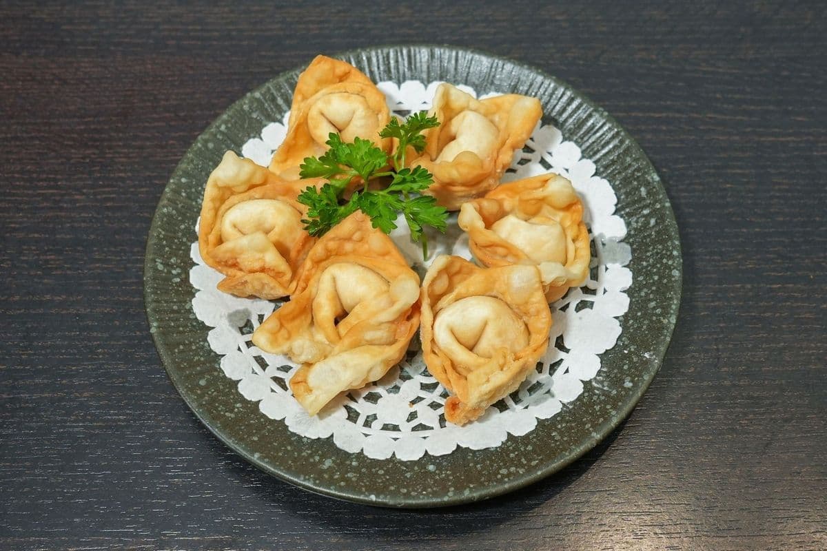 A5. Cheese Wontons (6 pcs) 黃金芝士雲吞