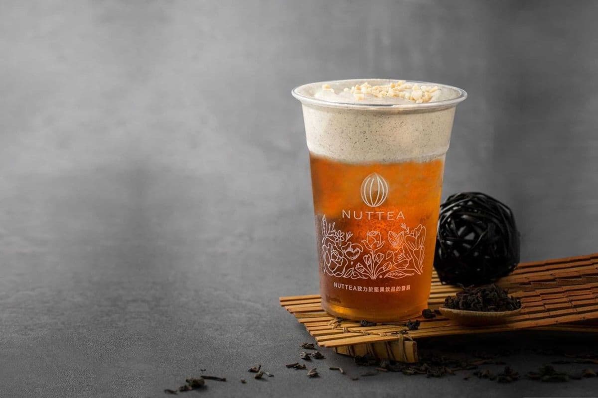Oolong Tea with Hojicha Nut Cream