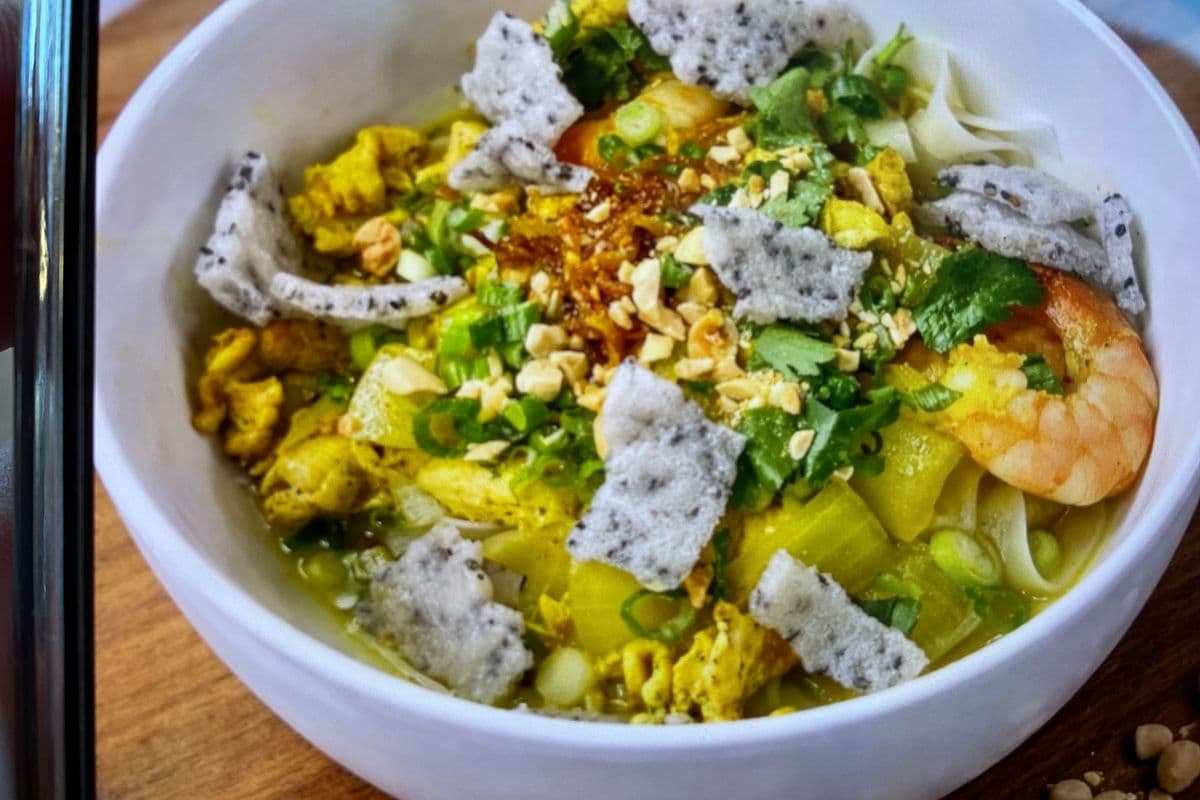 N2. Quang-Style Rice Noodle Soup - Mì Quảng