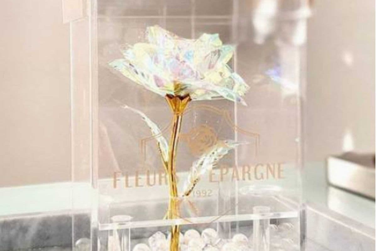 Gold Forever Rose in Crystal Box (8x8x14 cm)
