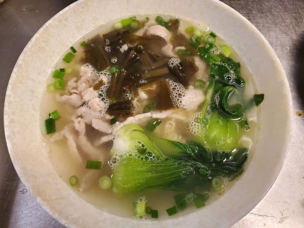 N2. 雪菜肉絲湯米  Shredded Pork & Preserved Cabbage Noodle Soup