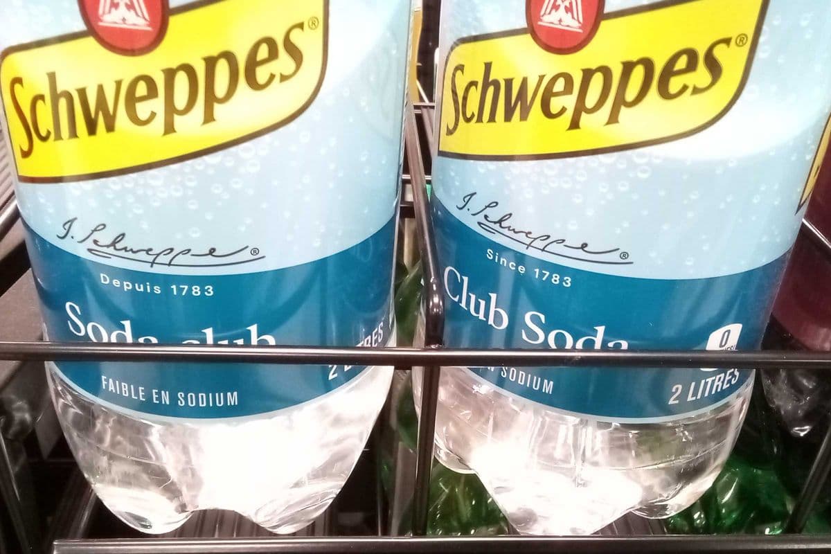 Schweppes- Club Soda (2 L)