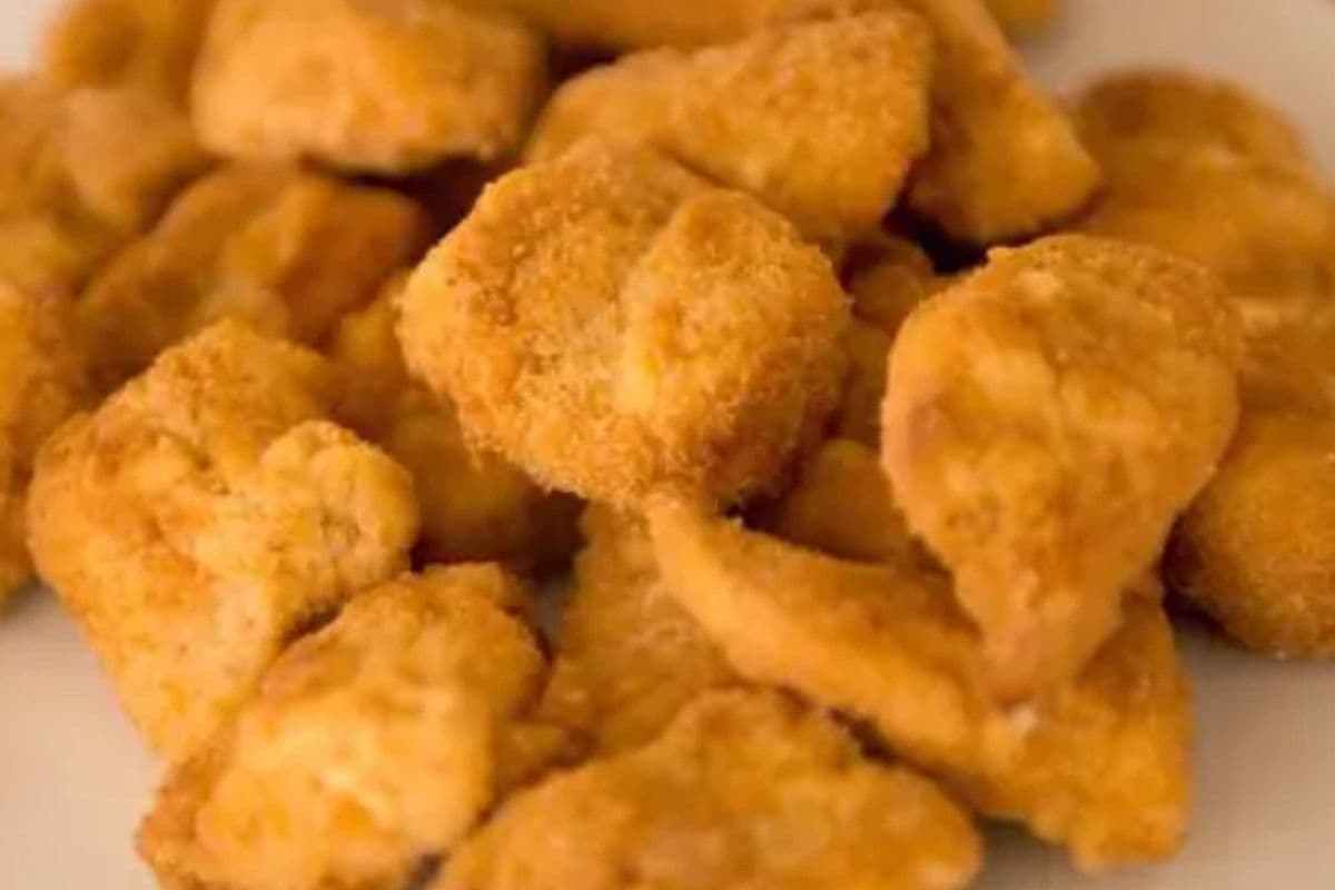 Chicken Nuggets (6 pcs) {Buy 1, Get 1 FREE}