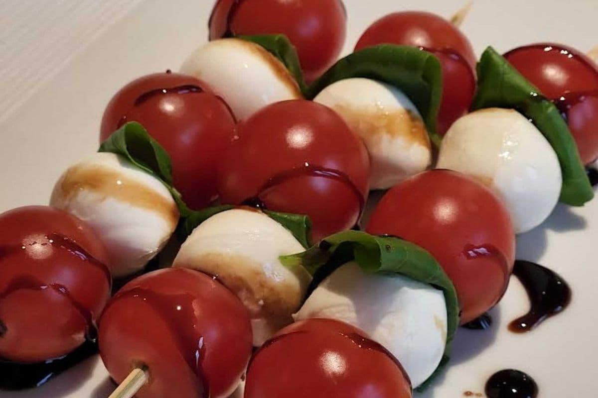 Caprese Salad Skewers (3 pcs)
