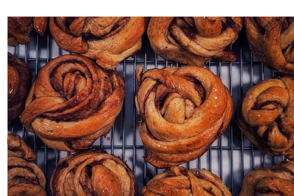 Cinnamon Knots