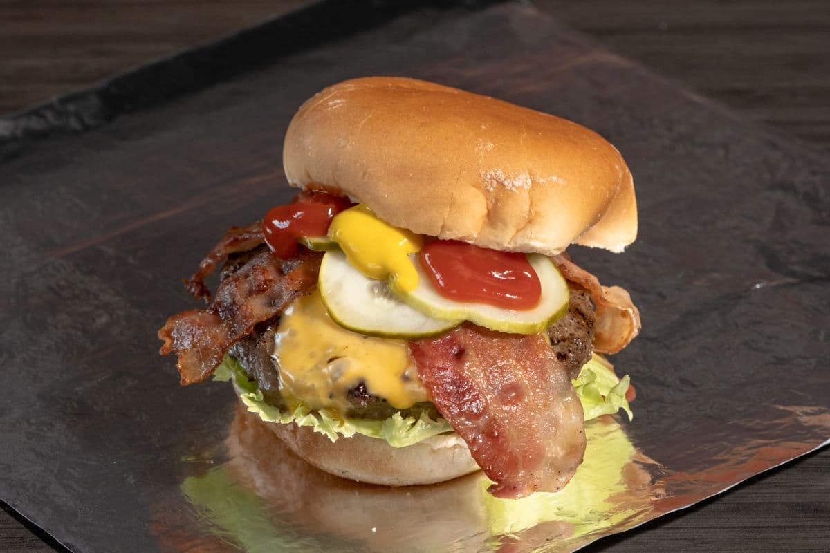 Bacon Cheeseburger - Regular (4 oz)