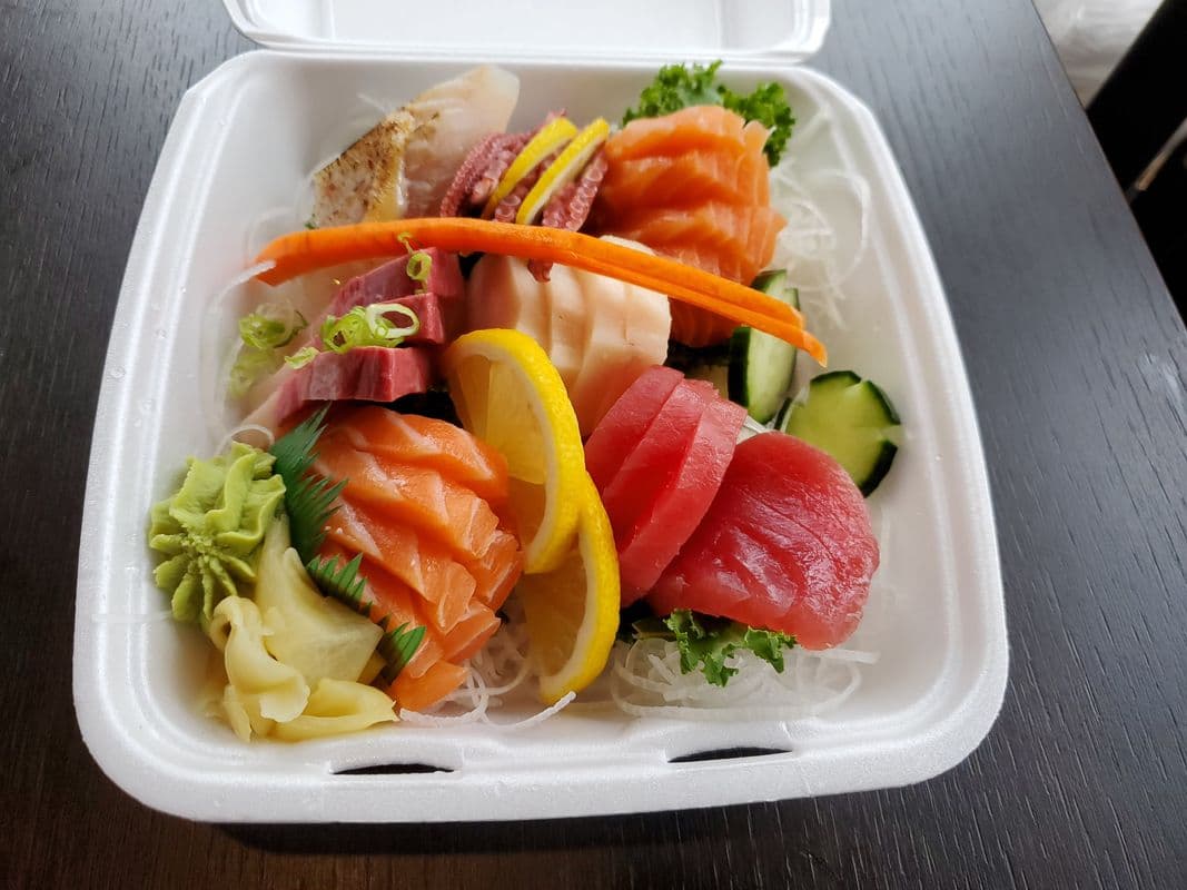 224. Small Sashimi Party Tray (25 pcs)