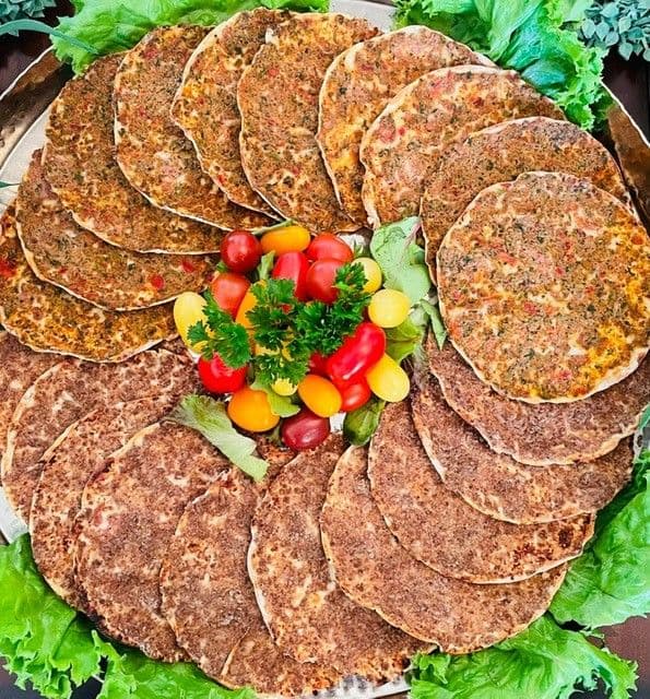 Lahmeh Bil Ajeen (Thin Flatbread with Meat) (20 pcs) (1 kg)