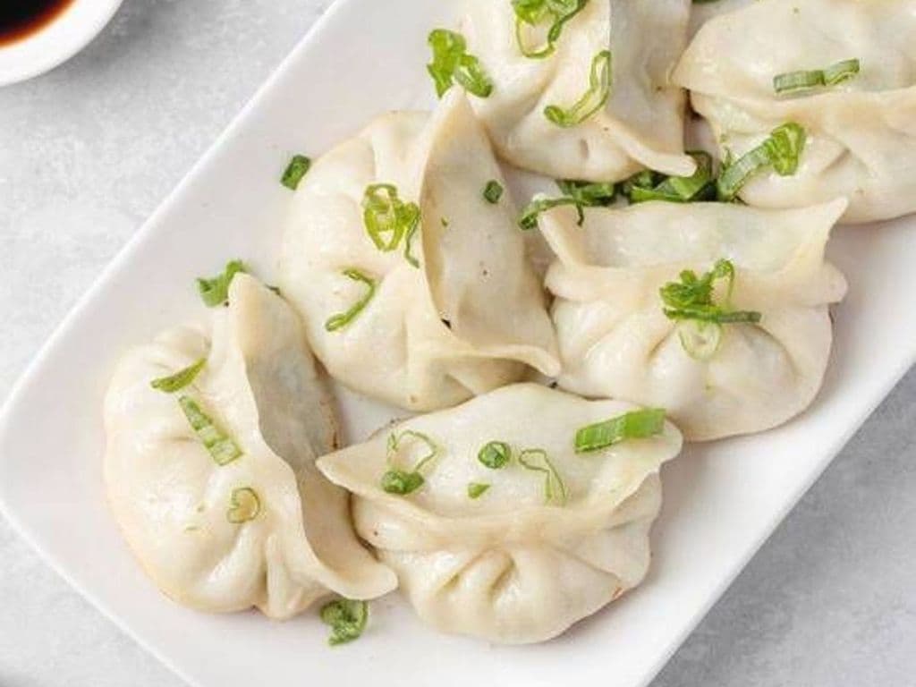 F2. Dumplings Frits "Porc et Crevette" (6) / "Pork and Shrimp"  (6) 虾肉锅贴