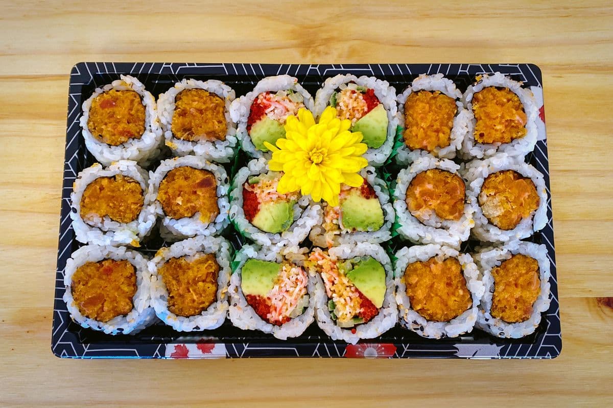 Spicy Roll Trio (18 pcs)