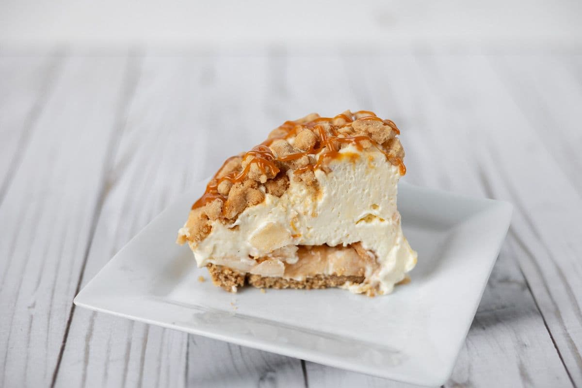 Apple Crumble Cheesecake
