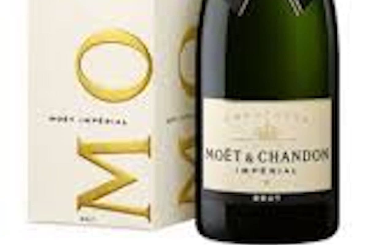 Moët and Chandon Imperial Brut Champagne Wine (1 x 750 ml)