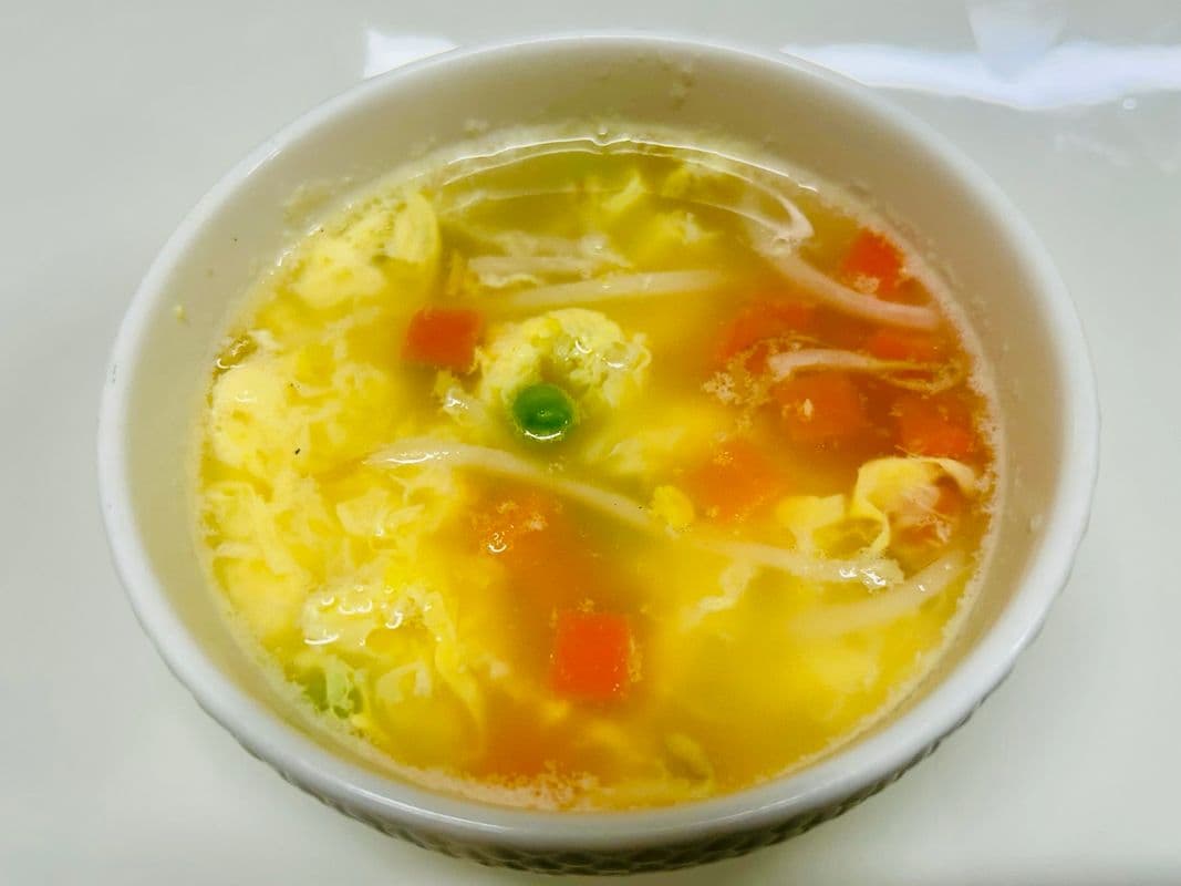 Vegetables Egg Drop Soup / Soupe avec Oeuf et Légumes/