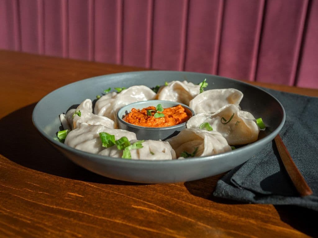 MOMO VEG/CHICKEN