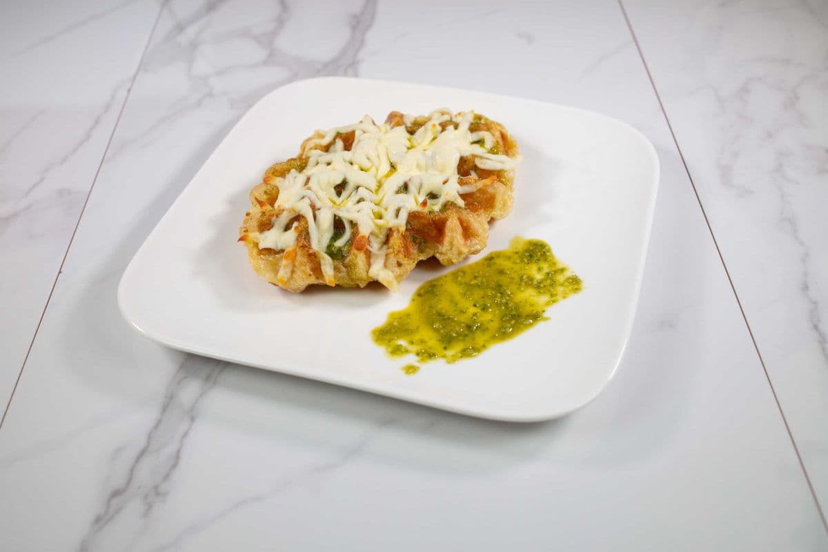 Pesto Mozzarella Croffle