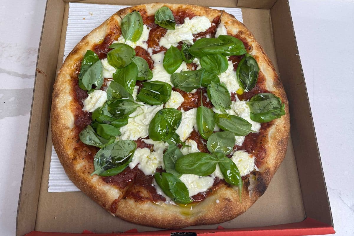 17" X-Large Margherita Pizza