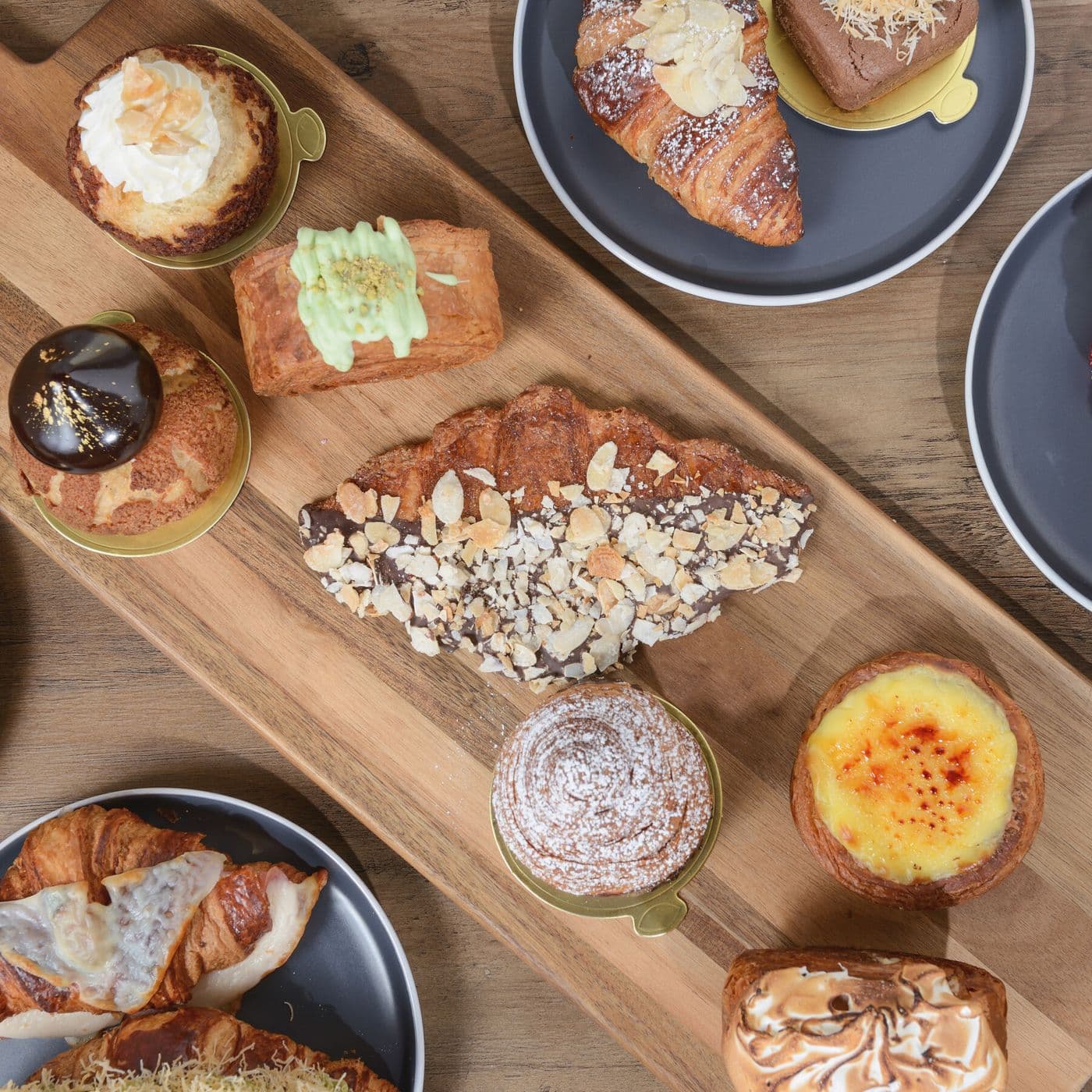 Creme Cafe and Patisserie