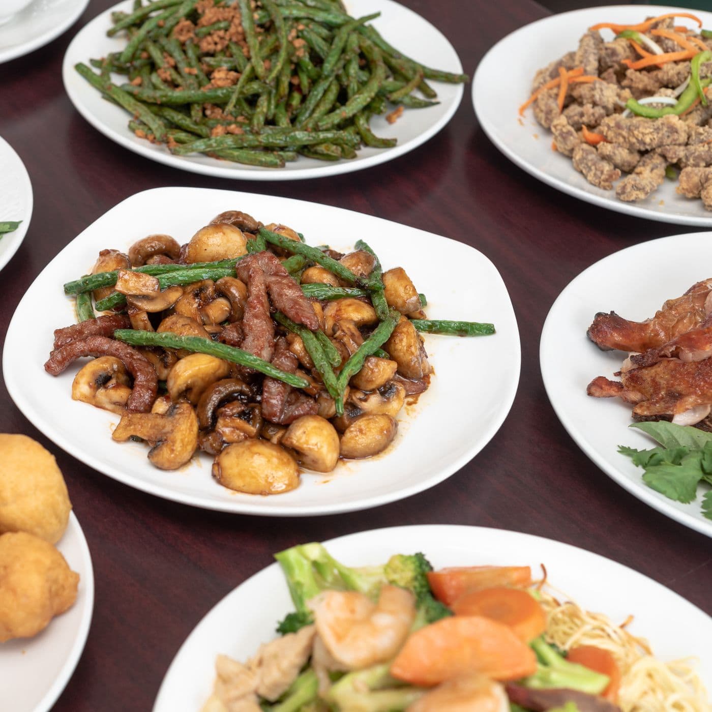 Huang Pu River Restaurant