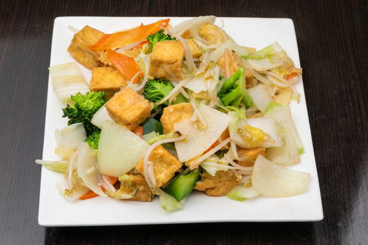 S7. Tofu croustillant avec légumes assortis / Crispy Tofu with Assorted Vegetables