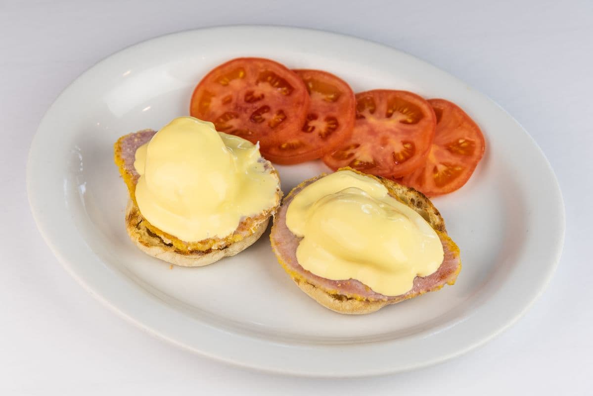 Eggs Benedict with Peameal Bacon, Ham, or Bacon