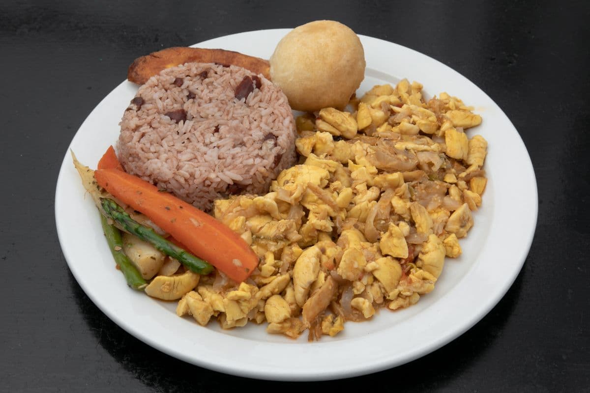 Repas d'ackee et de poisson salé / Ackee & Saltfish Meal