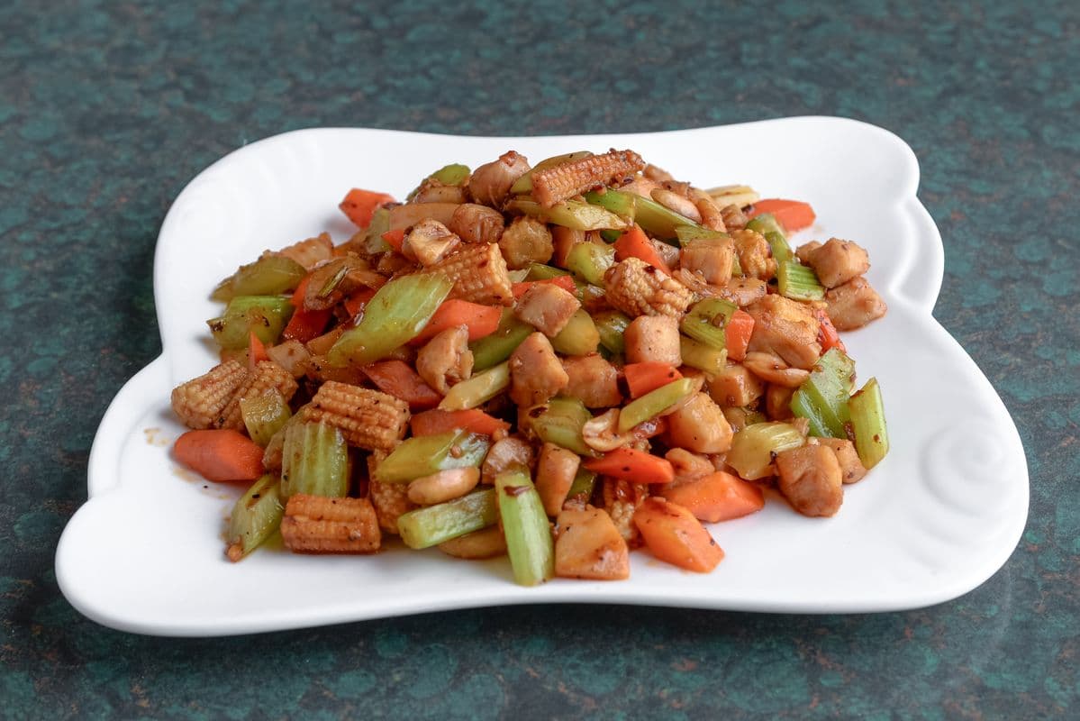 VB17. Mixed Vegetables with Kung Pao Sauce and Peanuts