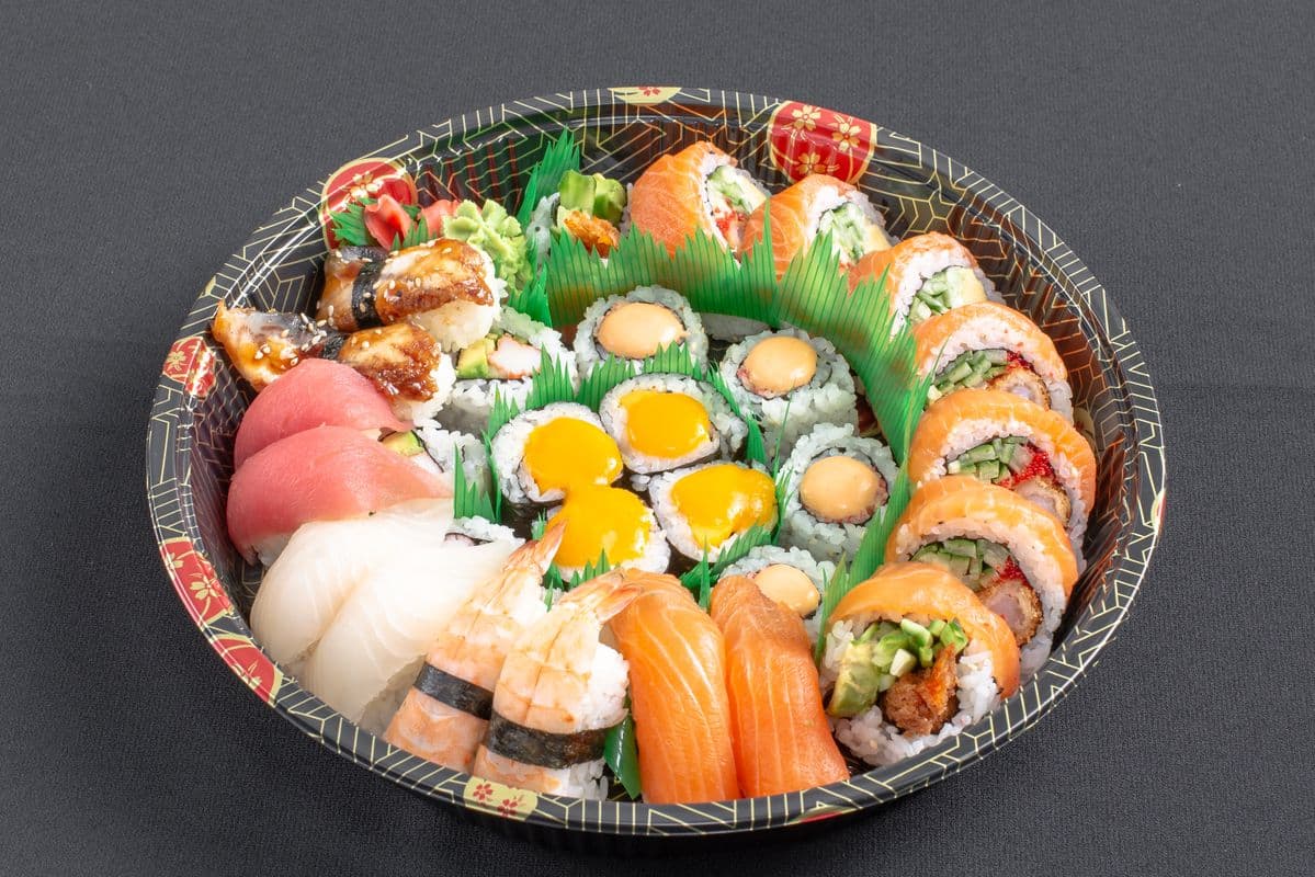 Red Dragon Mini Party Tray (32 pcs)