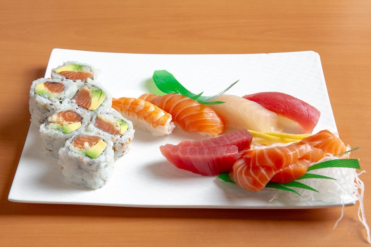 114. Sushi Sashimi Set (15 pcs)