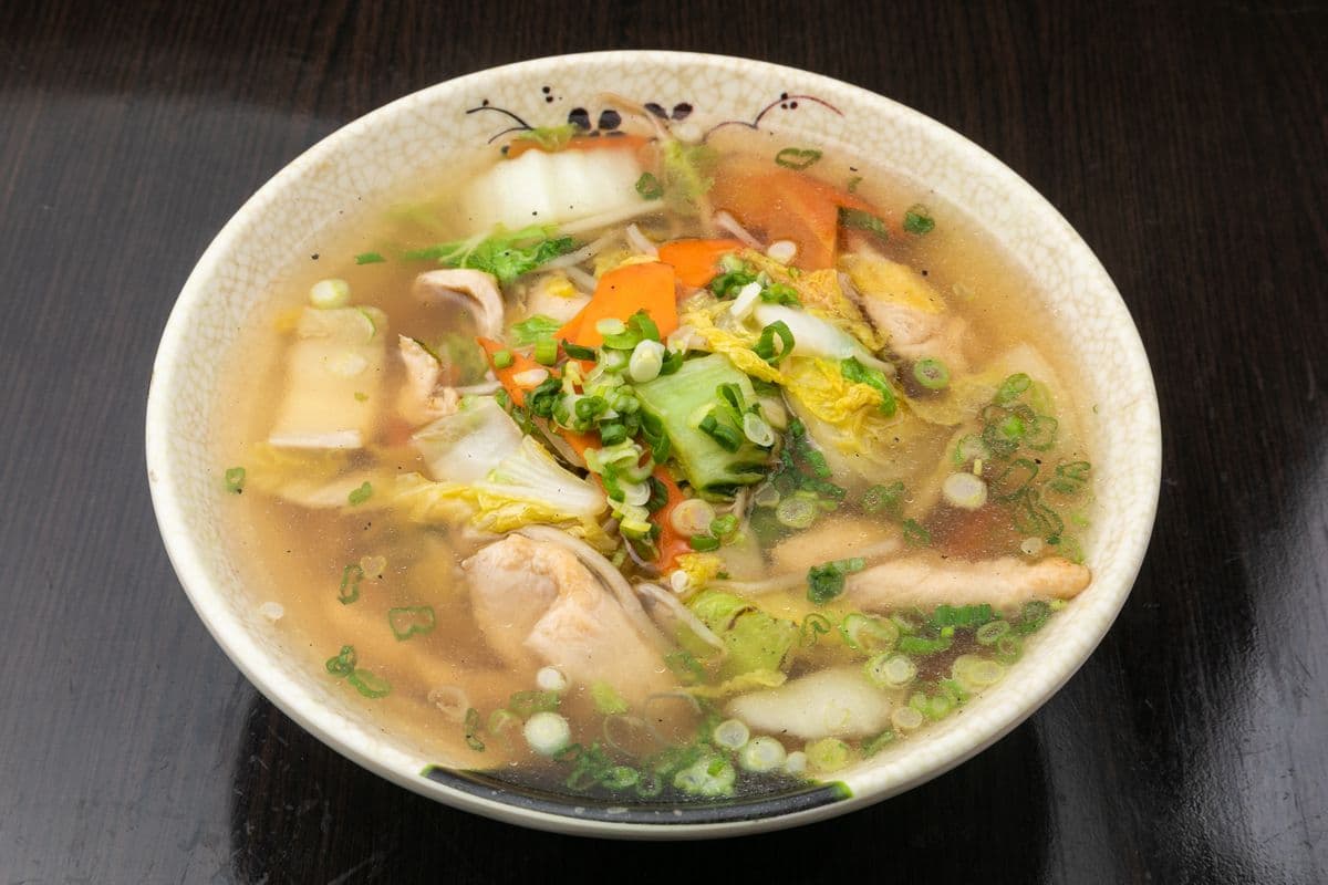 24. Soupe-repas au poulet avec vermicelles de riz / Chicken Soup with Rice Vermicelli