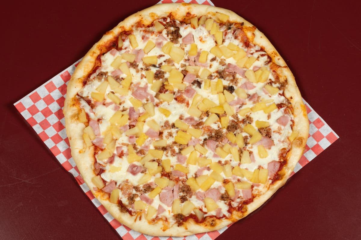 Medium Hawaiian Pizza