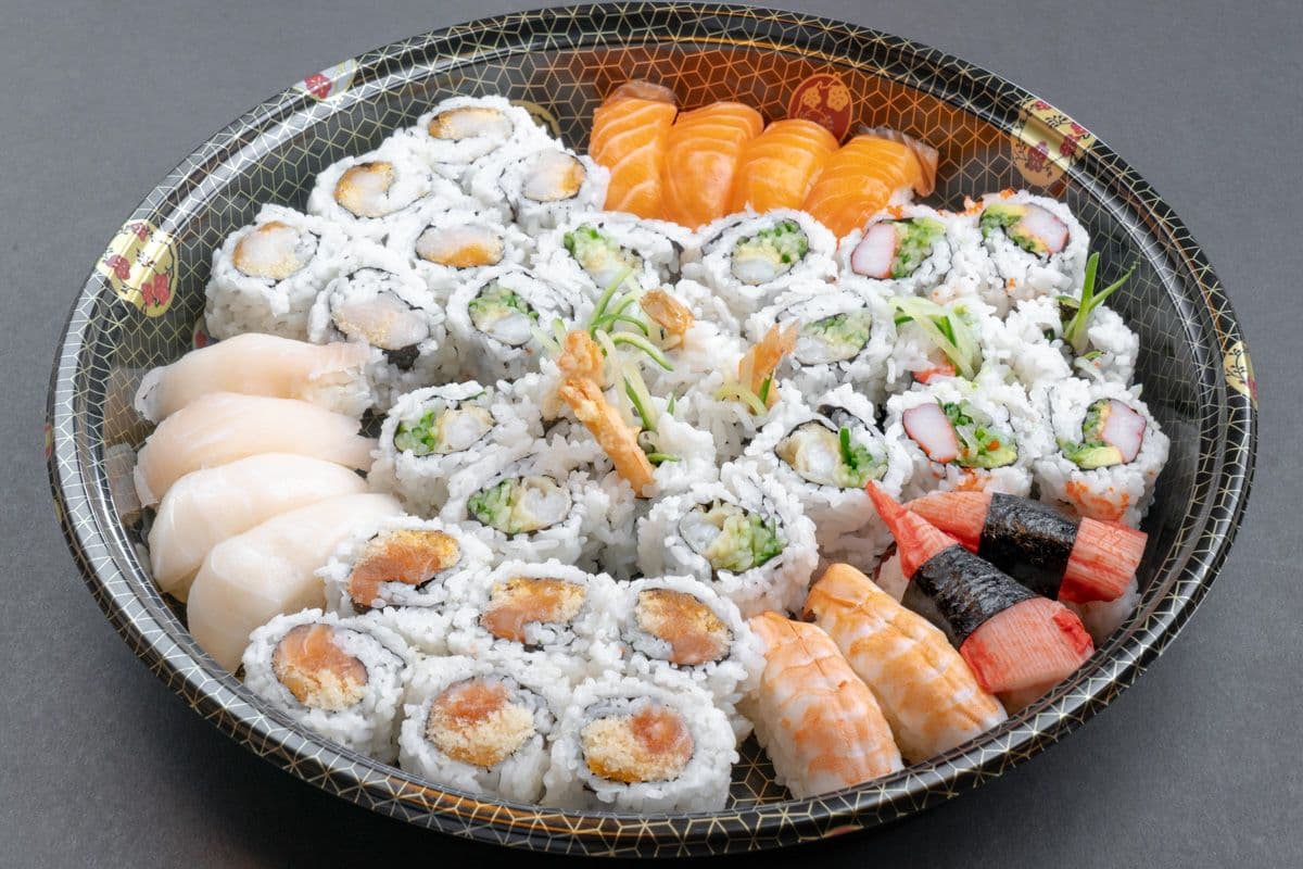 189. Party Tray A (42 pcs)